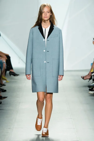 Look 3